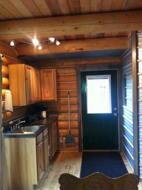 Cabins Over Crag Lake Carcross Room photo