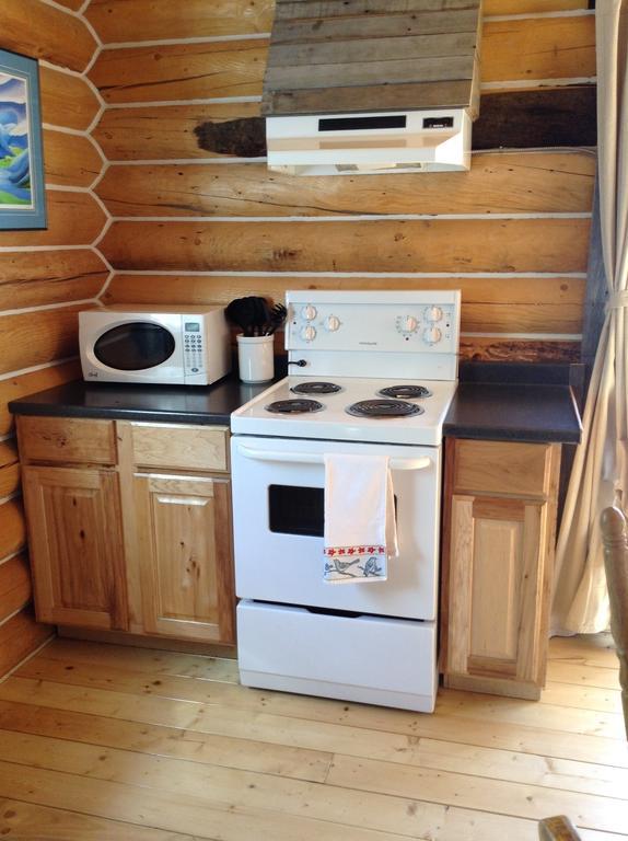 Cabins Over Crag Lake Carcross Room photo